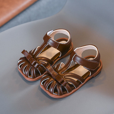 Kleebistega laste nahast sandaalid tüdrukutele