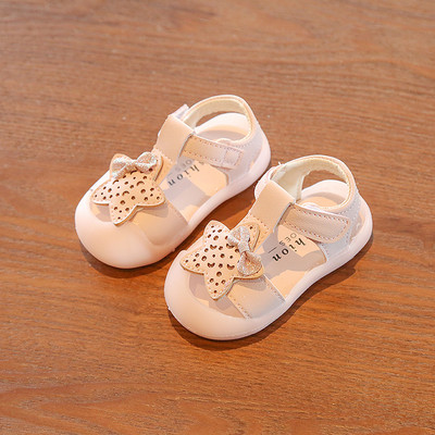 Παιδικά σανδάλια με λουράκια βελκρό σε λευκό και ροζ