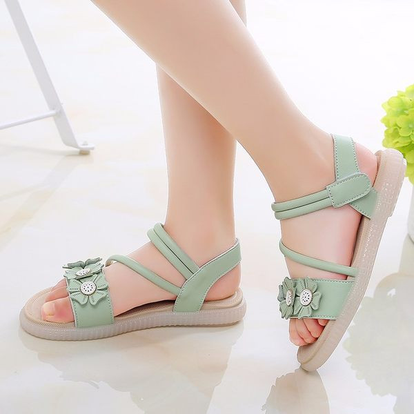 Jauns bērnu sandaļu modelis no eko ādas ar 3D ziedu elementu