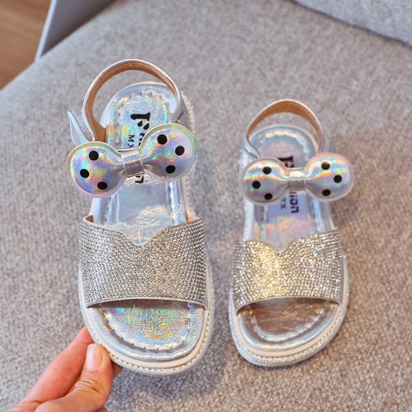 Παιδικά γυαλιστερά σανδάλια με κορδέλα και velcro