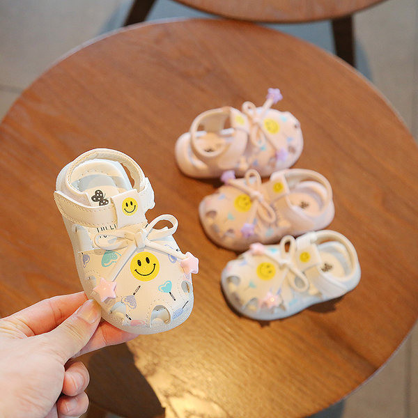 Bērnu sandales divās krāsās ar uzlīmēm