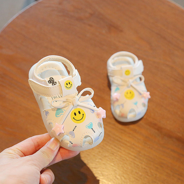 Bērnu sandales divās krāsās ar uzlīmēm