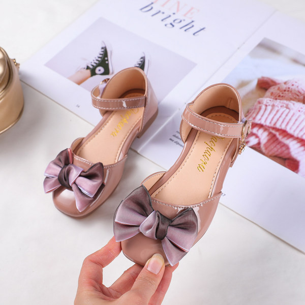 Dječje sandale s ravnim potplatom i lepršavom trakom