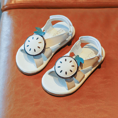 Takjakinnitusega ja 3D kaunistusega laste sandaalid