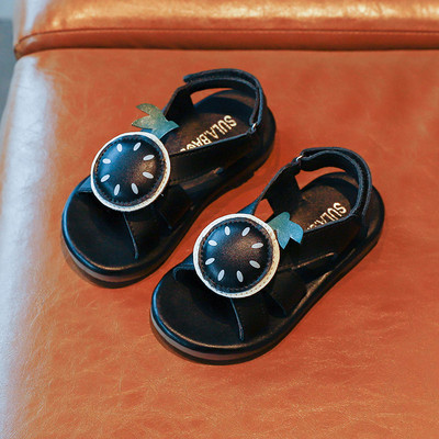 Takjakinnitusega ja 3D kaunistusega laste sandaalid