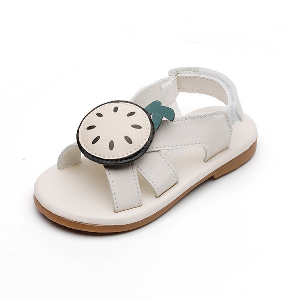 Takjakinnitusega ja 3D kaunistusega laste sandaalid