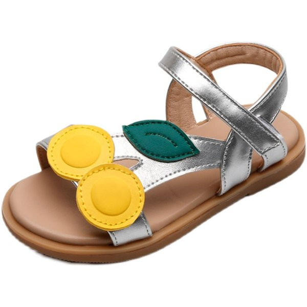 Laste nahast sandaalid plaastri ja 3D elemendiga