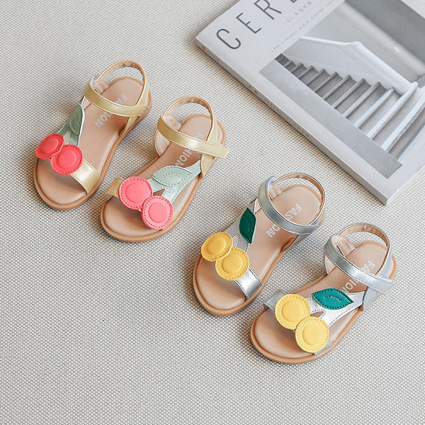 Laste nahast sandaalid plaastri ja 3D elemendiga