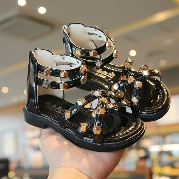 Μοντέρνα παιδικά σανδάλια με τρουξ και φερμουάρ