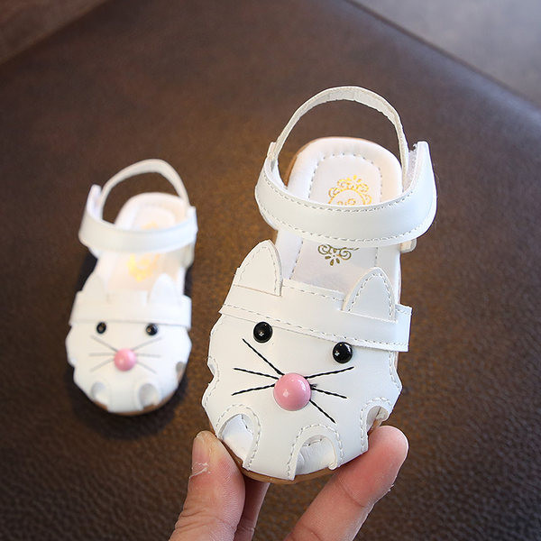 Bērnu sandales ar velcro aizdari un 3D aplikāciju