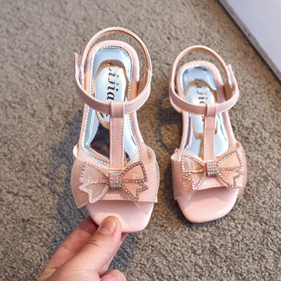 Jauns bērnu sandaļu modelis ar lenti un velcro