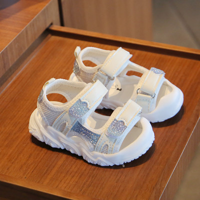 Lapiga ja läikiva efektiga vabaaja sandaalid lastele