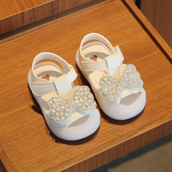 Παιδικά casual σανδάλια με λουράκια βελκρό και μαργαριτάρια σε λευκό και ροζ