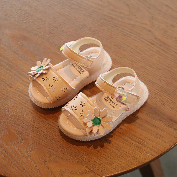 Παιδικά σανδάλια με τρισδιάστατο στοιχείο σε δύο χρώματα