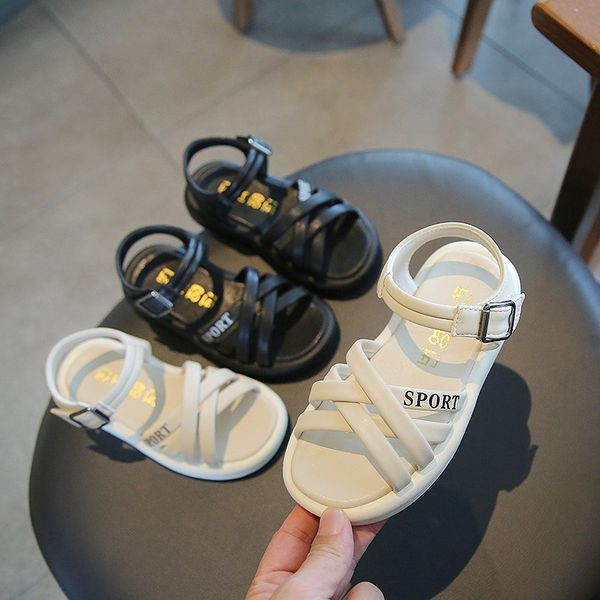 Moderne sandale od umjetne kože s tankim remenčićima