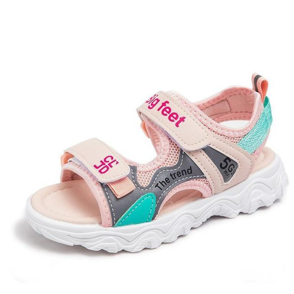 Uus mudel sportlik-casual sandaalid, mis on valmistatud ökonahast ja tekstiilist, kirjadega