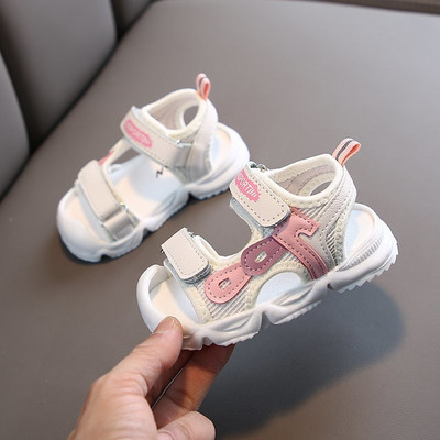 Laste vabaaja plaastriga nahast sandaalid