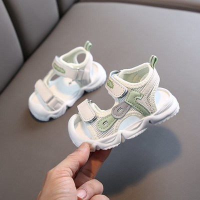 Laste vabaaja plaastriga nahast sandaalid