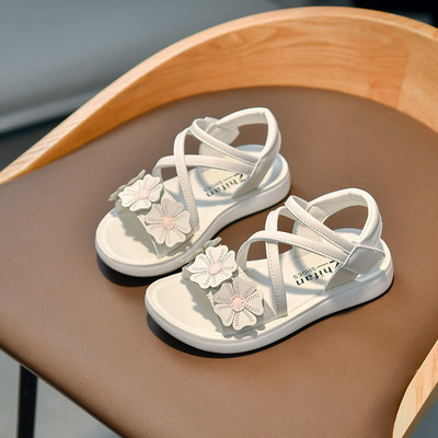 Vabaaja sandaalid takjakinnituse ja lillekaunistusega