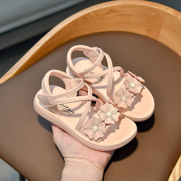 Vabaaja sandaalid takjakinnituse ja lillekaunistusega