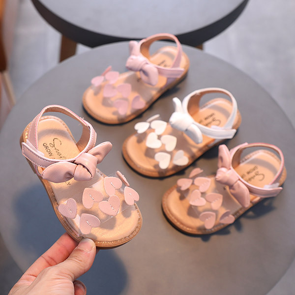 Laste nahast sandaalid lameda talla ja plaastritega