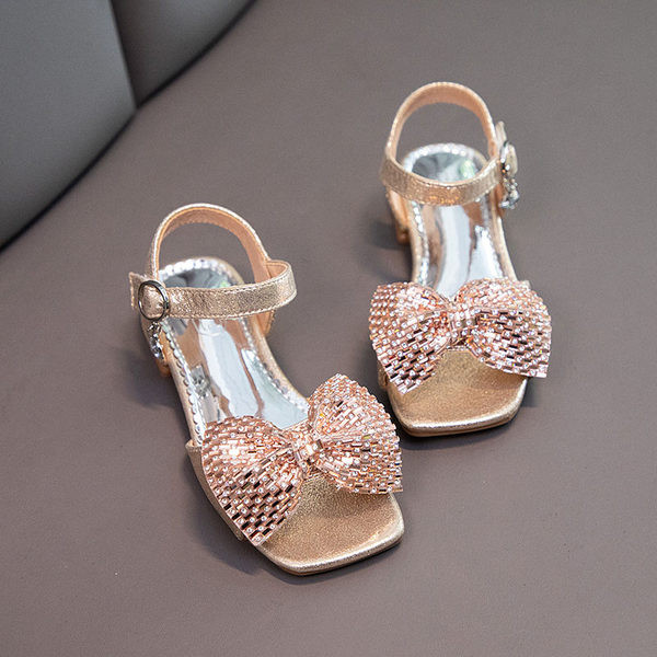 Vabaaja laste sandaalid paela ja pandlaga