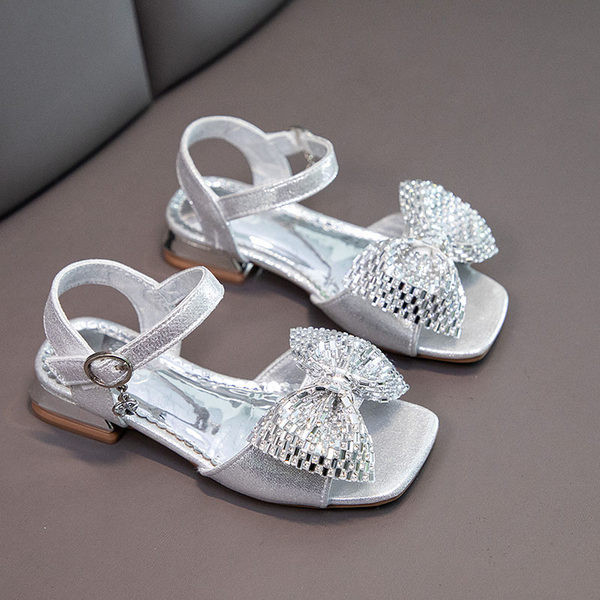 Vabaaja laste sandaalid paela ja pandlaga