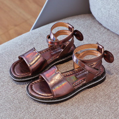 Särava efektiga ja takjakinnitusega laste sandaalid