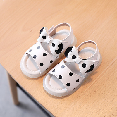 Täpilise paelaga laste sandaalid