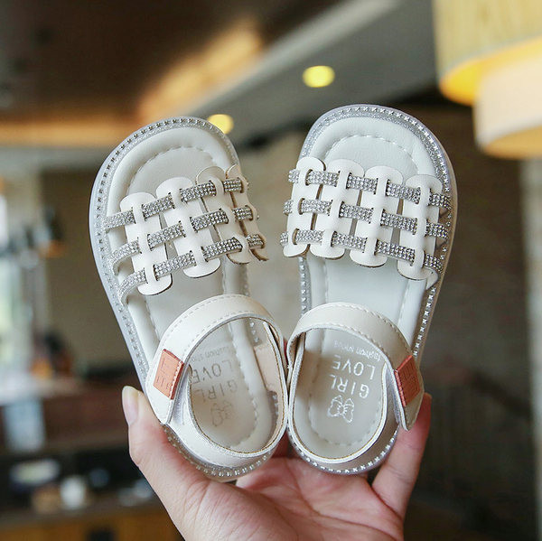 Μοντέρνα έκο δερμάτινα σανδάλια με διακοσμητικές πέτρες και velcro