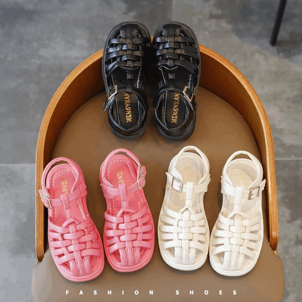 Παιδικά έκο δερμάτινα σανδάλια από μπεζ και μαύρο χρώμα