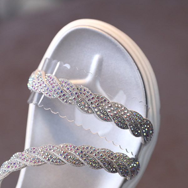 Παιδικά σανδάλια με λαμπερό αποτέλεσμα σε δύο χρώματα