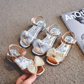 Μοντέρνα σανδάλια με κορδέλα και αγκράφα σε τρία χρώματα