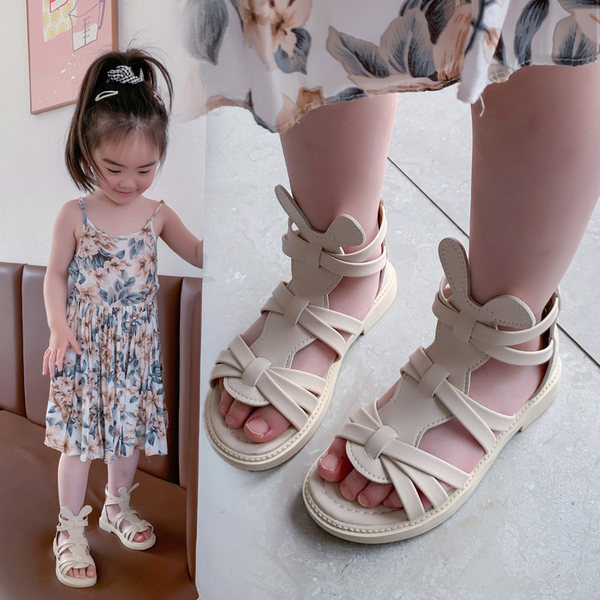 Bērnu sandales no eko ādas ar 3D elementiem un rāvējslēdzēju