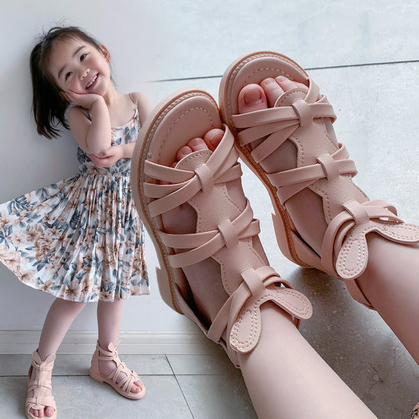 Bērnu sandales no eko ādas ar 3D elementiem un rāvējslēdzēju