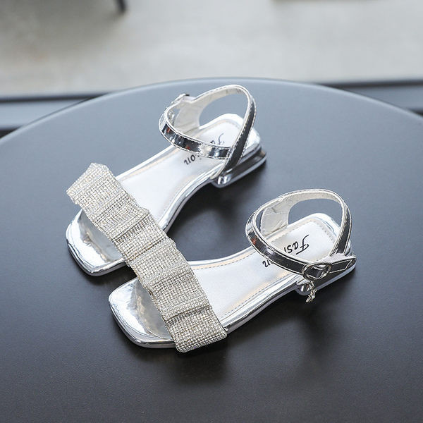 Elegantas bērnu lakādas sandales ar akmens apdari