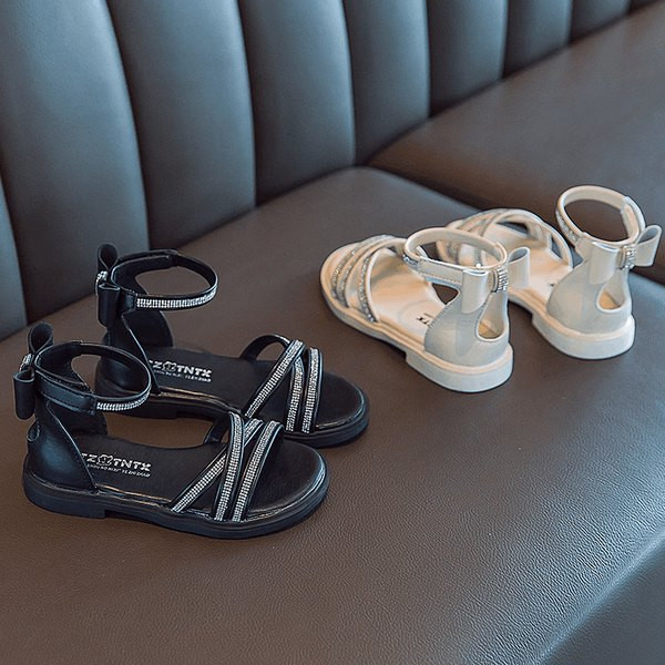 Kahes värvitoonis kivikeste ja paelaga laste sandaalid