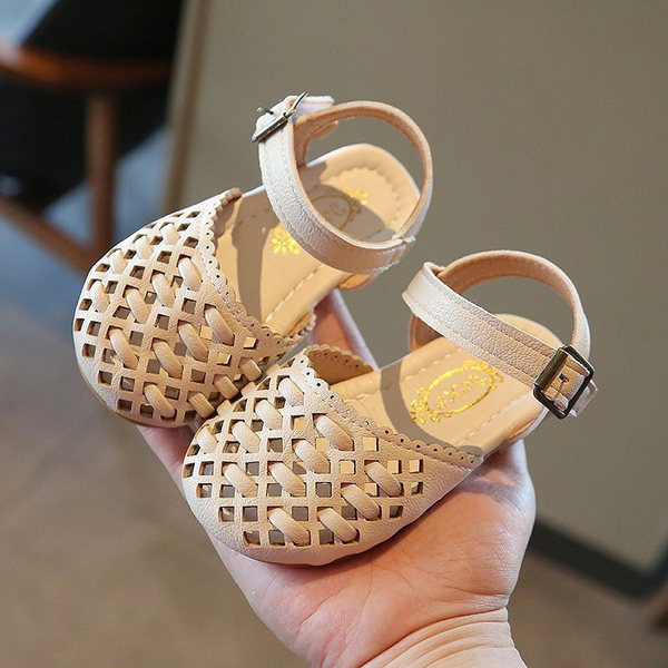 Novi model dječjih kožnih sandala sa kopčom za djevojčice