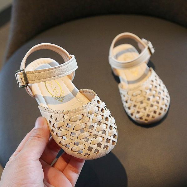 Novi model dječjih kožnih sandala sa kopčom za djevojčice