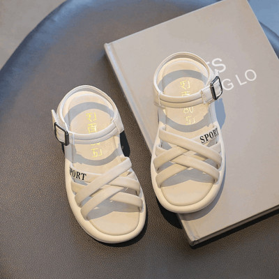 Παιδικά σανδάλια σε λευκό και μαύρο χρώμα