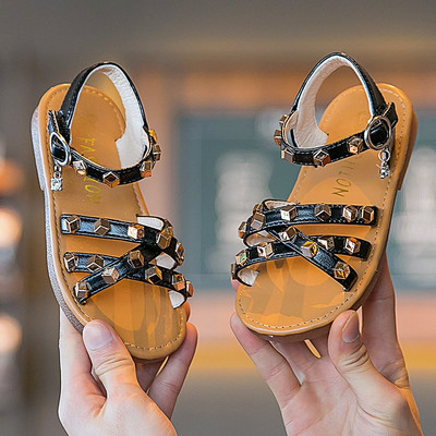 Bērnu sandales ar kniedēm vairākās krāsās