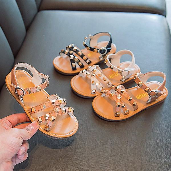 Bērnu sandales ar kniedēm vairākās krāsās