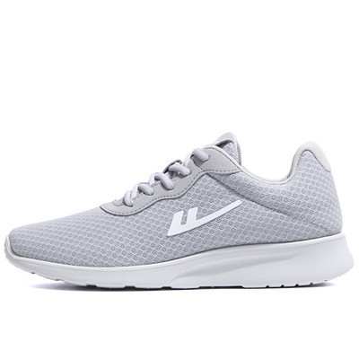 Sieviešu kedas ar plakanām zolēm mežģīnēm un uzrakstu