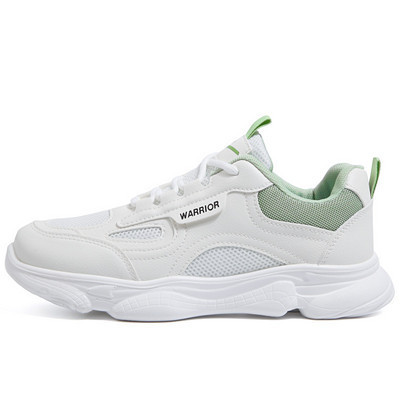 Sieviešu kedas ar plakanām zolēm mežģīnēm un uzrakstu