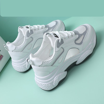 Γυναικεία casual αθλητικά παπούτσια  με τραχιά σόλα και επιγραφή