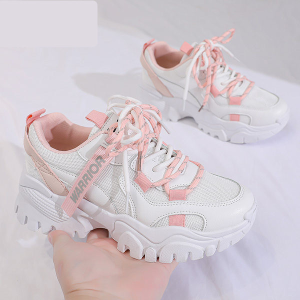 Γυναικεία casual αθλητικά παπούτσια  με τραχιά σόλα και επιγραφή