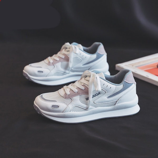 Sieviešu kedas ar mežģīnēm vairākās krāsās