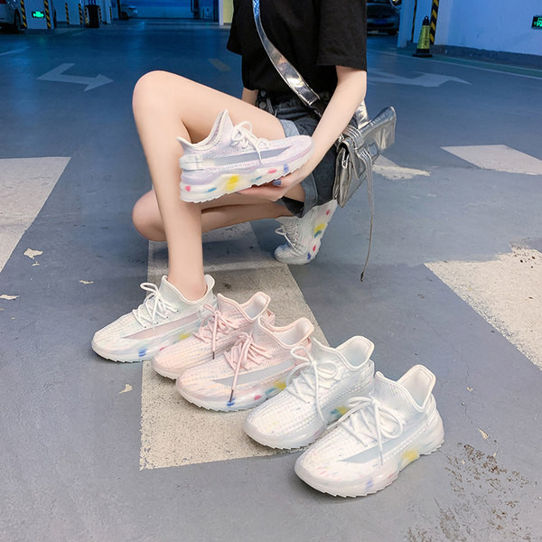 Sieviešu elpojošas kedas ar mežģīnēm un krāsainu zoli