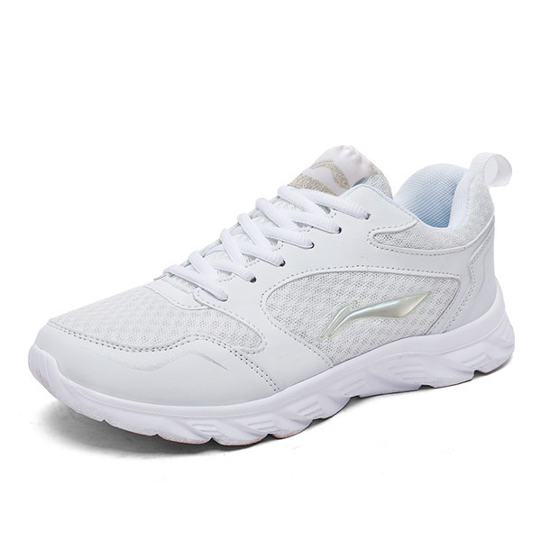 Paelte ja võrguga naiste tossud - kaks mudelit