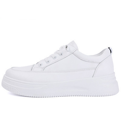 Naiste ümarad kõrge talla ja paeltega tossud